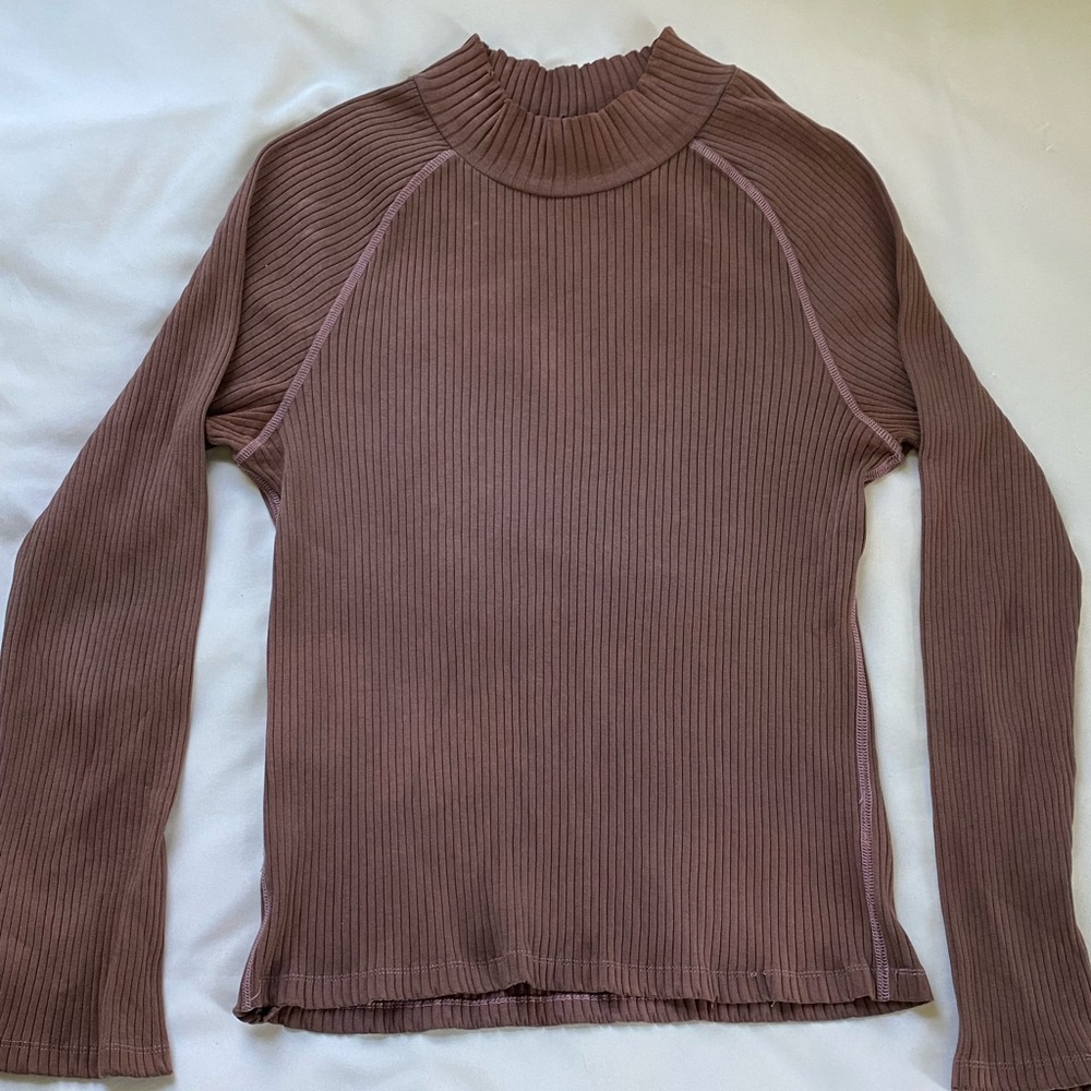 Long sleeve ribbed turtle neck